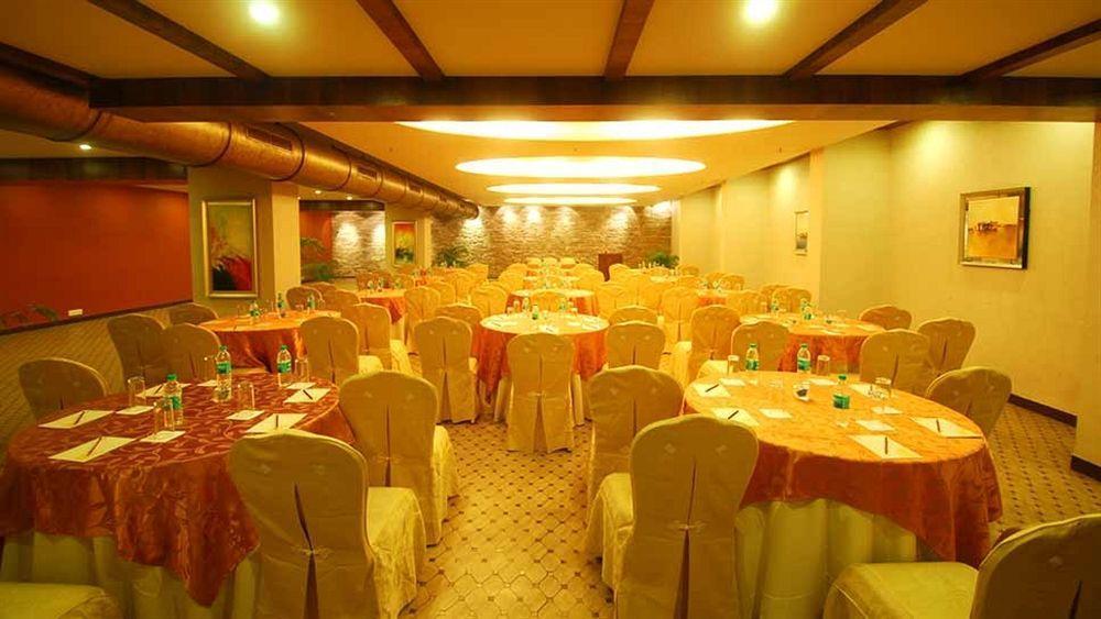 Sai Palace Hotel Bombay Extérieur photo